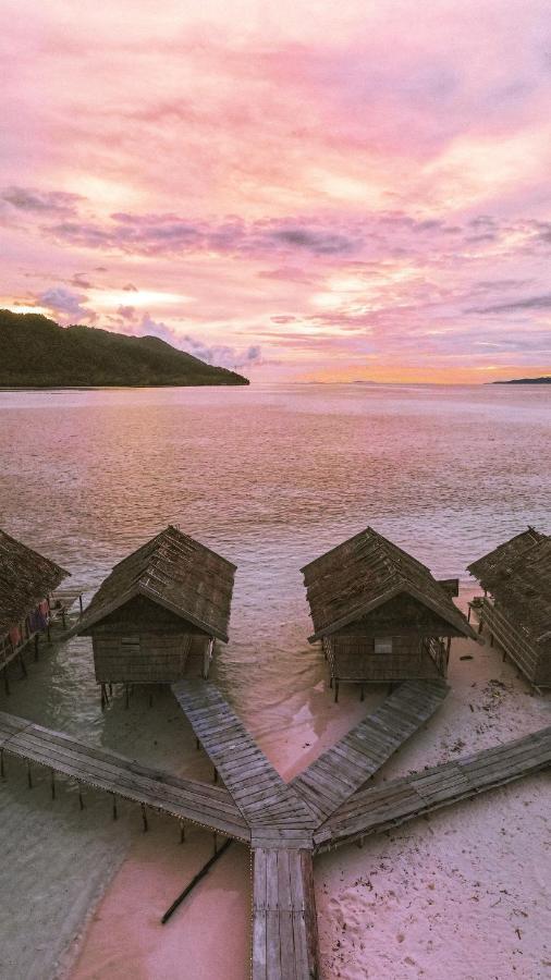 Nus Homestay Raja Ampat Kri Exteriör bild